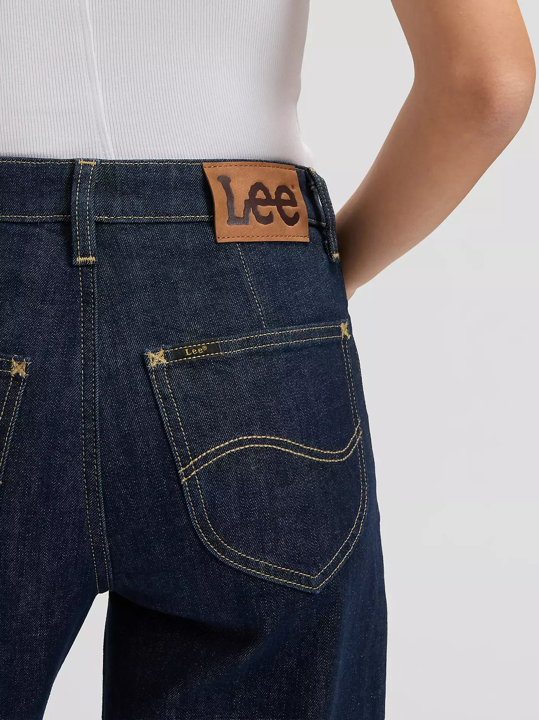 מכנס ג'ינס נשים -LEE JEANS Stella Wide Leg Selvedge Denim Jean