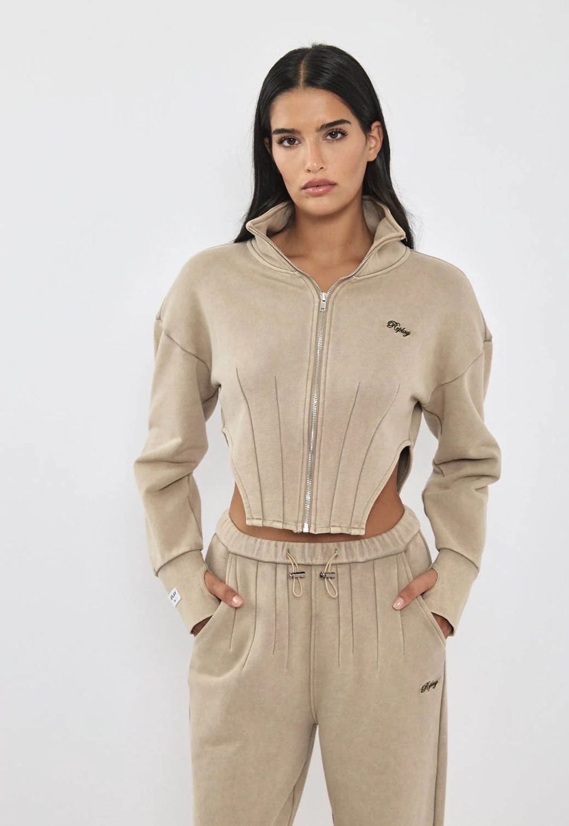 REPLAY - חליפת טרי לנשים בצבע בז