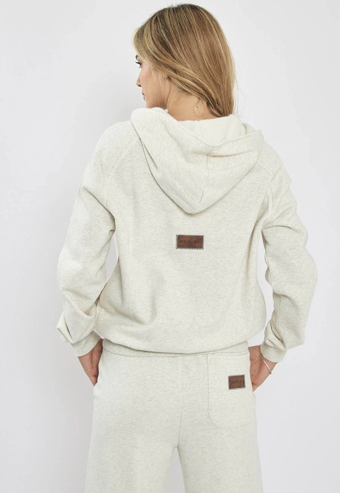 REPLAY - חלפית טרנינג לנשיםי בצבע קרם עם רוכסן קדמי