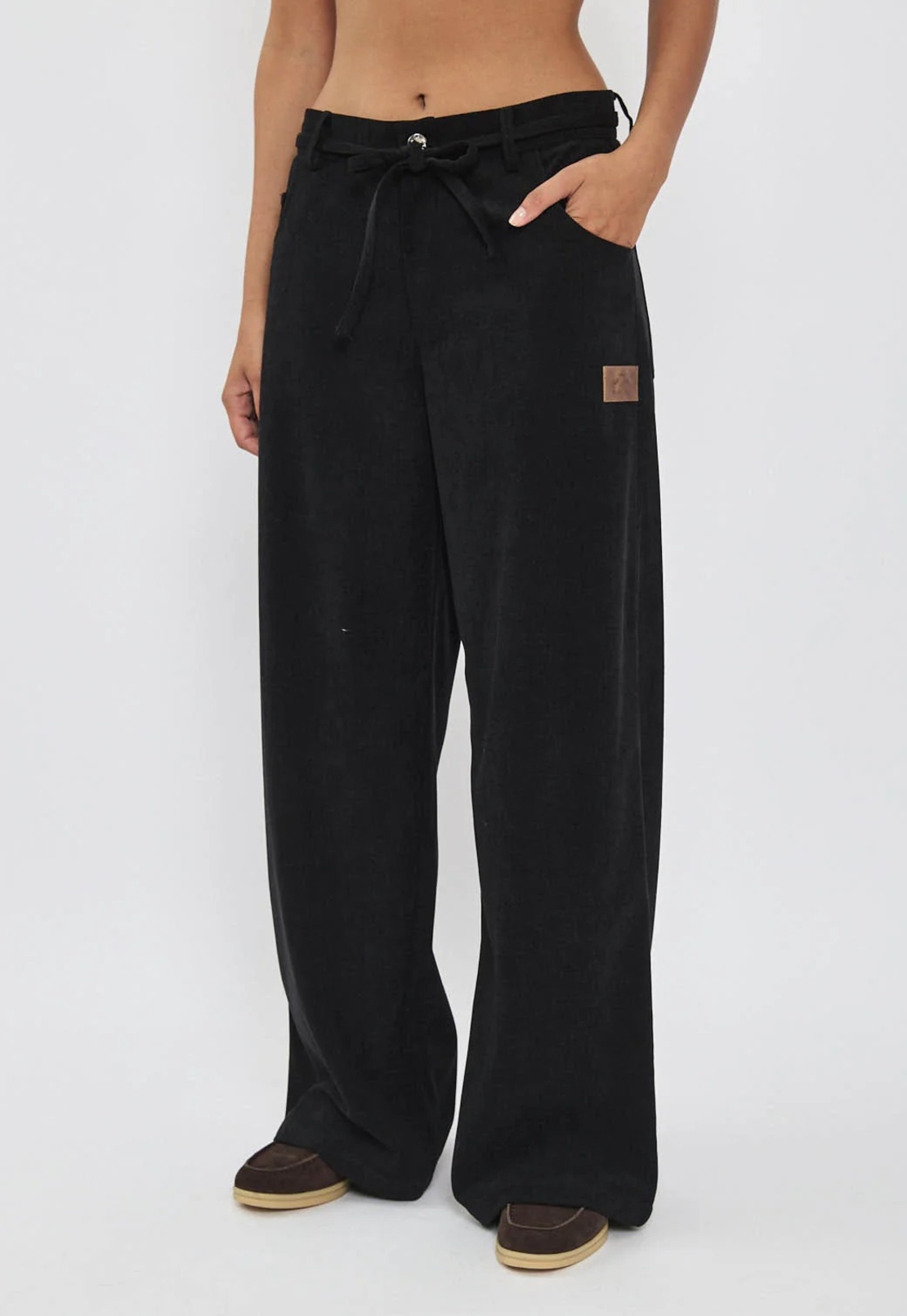 REPLAY - מכנסיים קורדרוי לנשים בצבע שחור