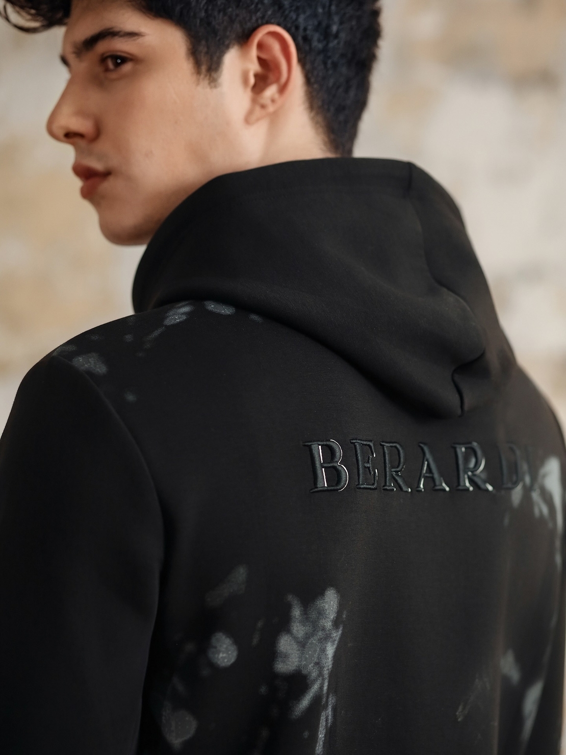 BERARDI -  קפוצ'ון אמברה שחור