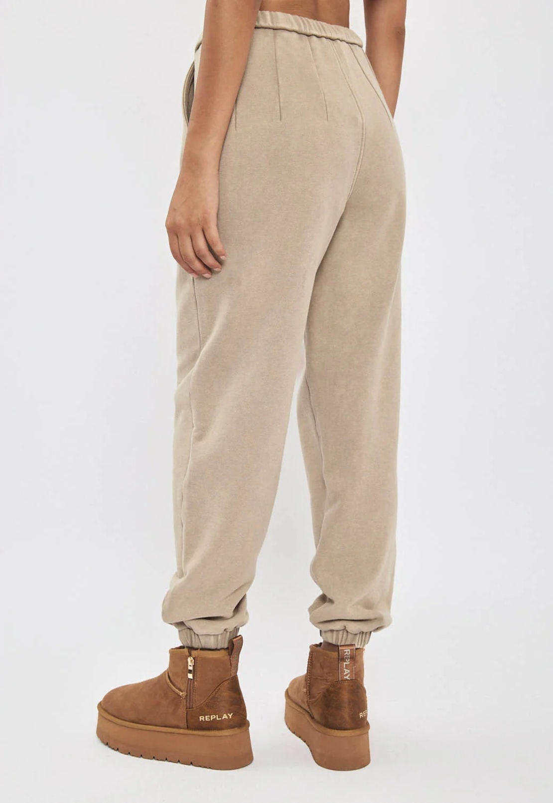 REPLAY - חליפת טרי לנשים בצבע בז