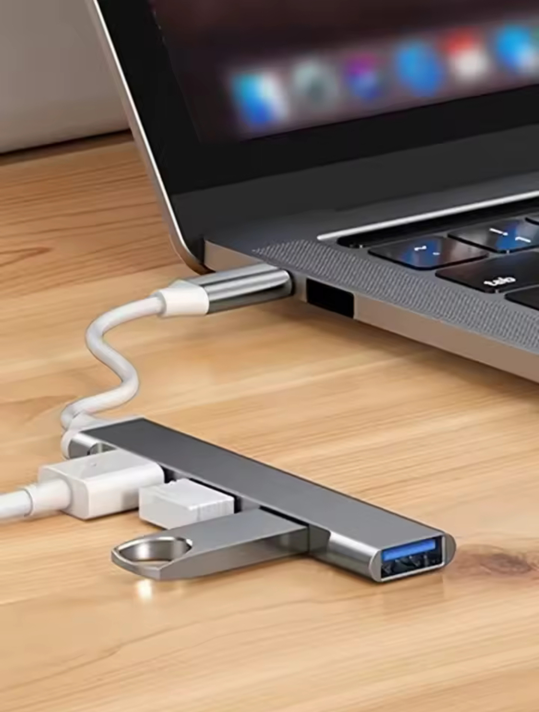 מפצל USB מהיר עם כניסת -USB 3.1– עיצוב מודרני ויפה