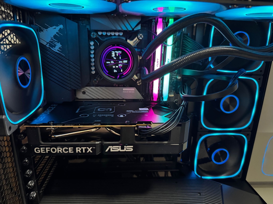 מחשב גיימינג וגרפיקה עוצמתי – i9 + ‎64GB RAM + RTX 5060