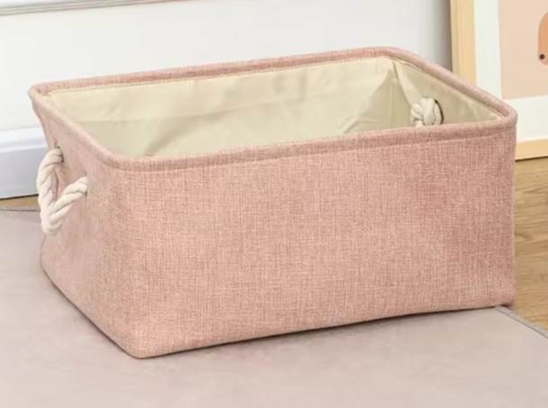 57# - WOW לבת : חבילת לידה מנצחת ומגוונת : קופסת בד מתקפלת, מראה בטיחותית לרכב, מובייל עגלה, בובת פעילות מרשרשת לתליה, שמיכה רכה, חליפת שני חלקים ורעשן טבעת קטיפתי