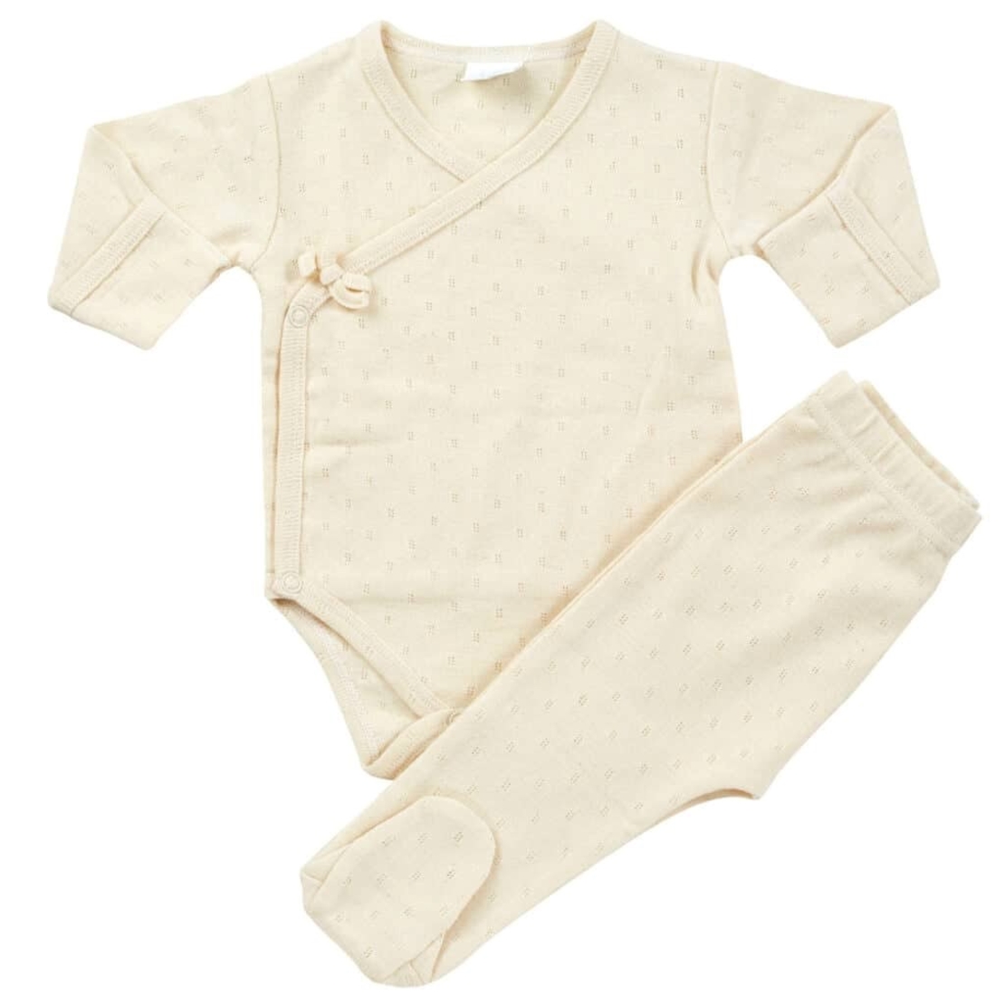 16# - שינה מתוקה לבת ולבן : סט מצעים מכותנת ג'רסי, בובת חיבוקי למיטה, בגד גוף ומכנסוני רגלית וטבעת עץ עם נשכני סיליקון