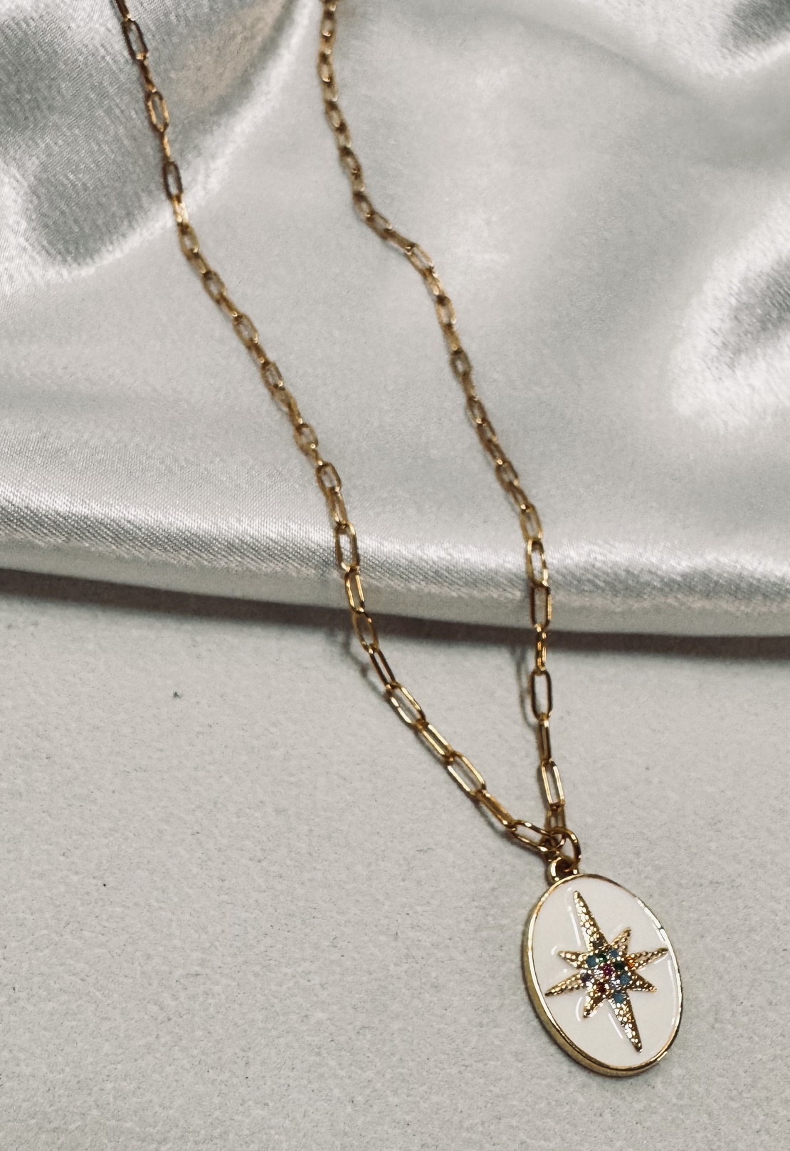 שרשרת כוכב הצפון לבן