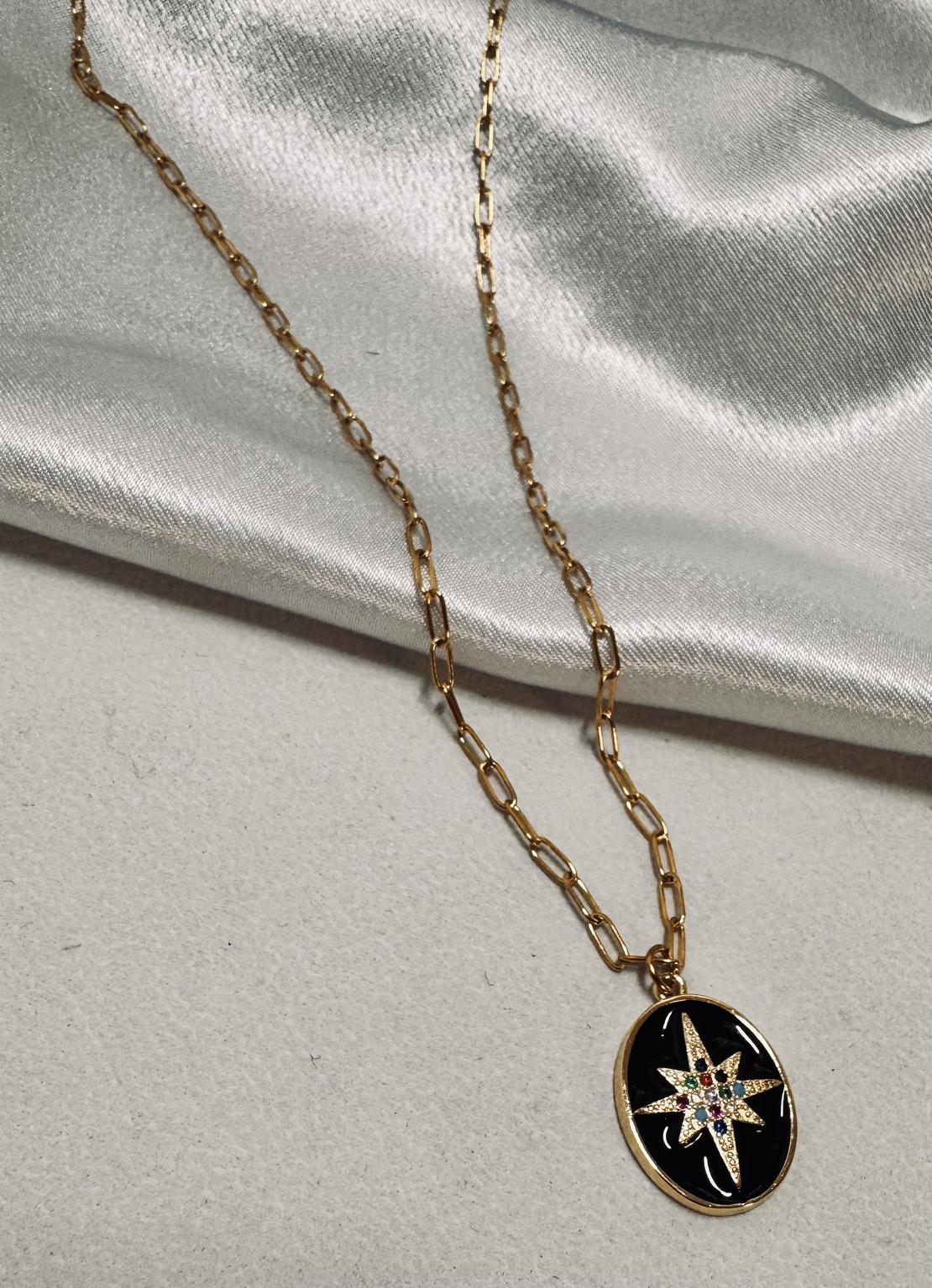 שרשרת כוכב הצפון שחור