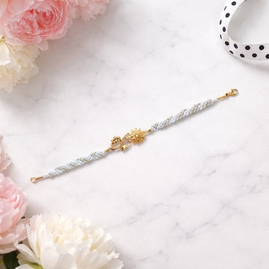 צמיד פרח מקרמה