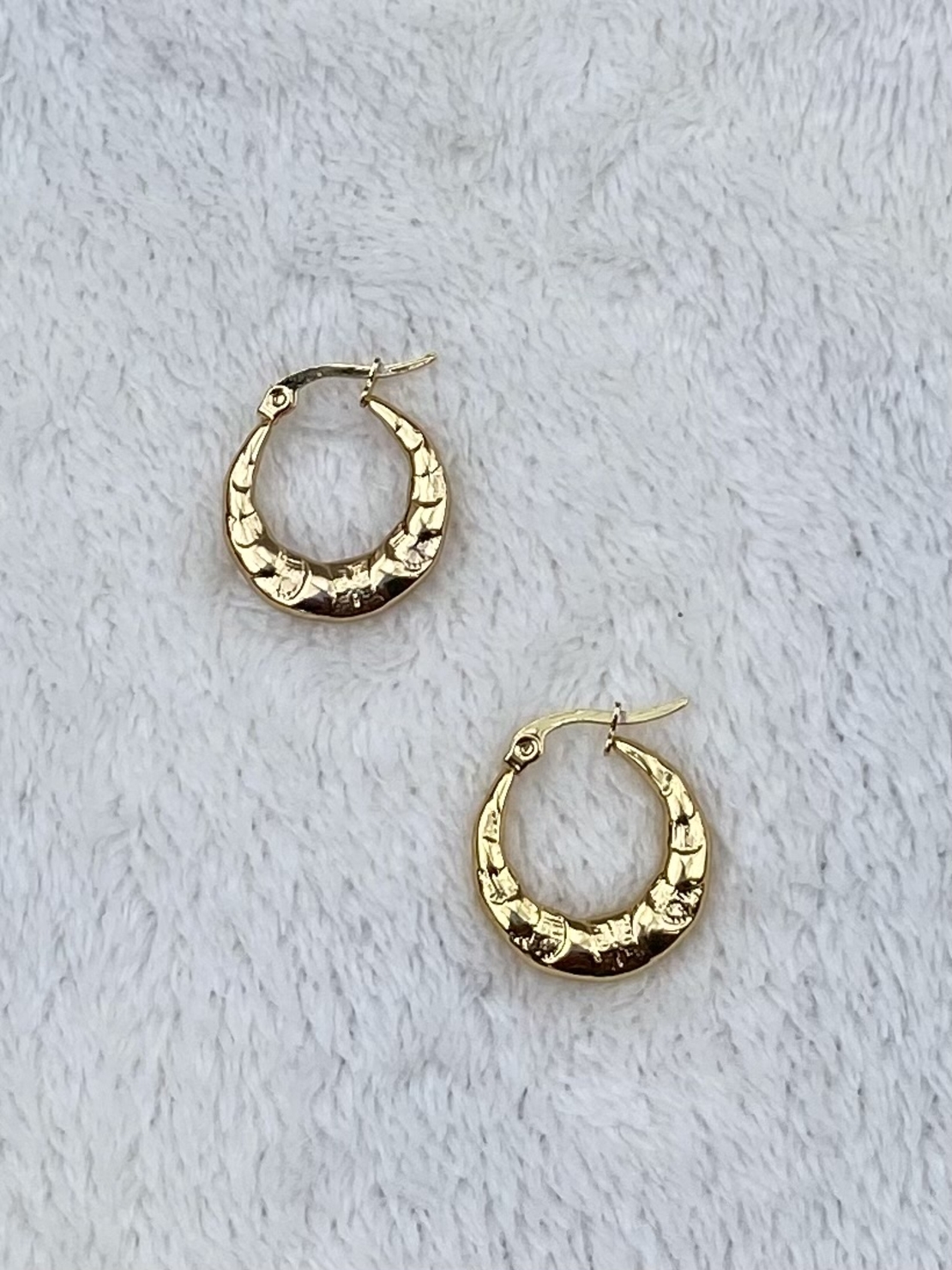Textured Classic Hoops