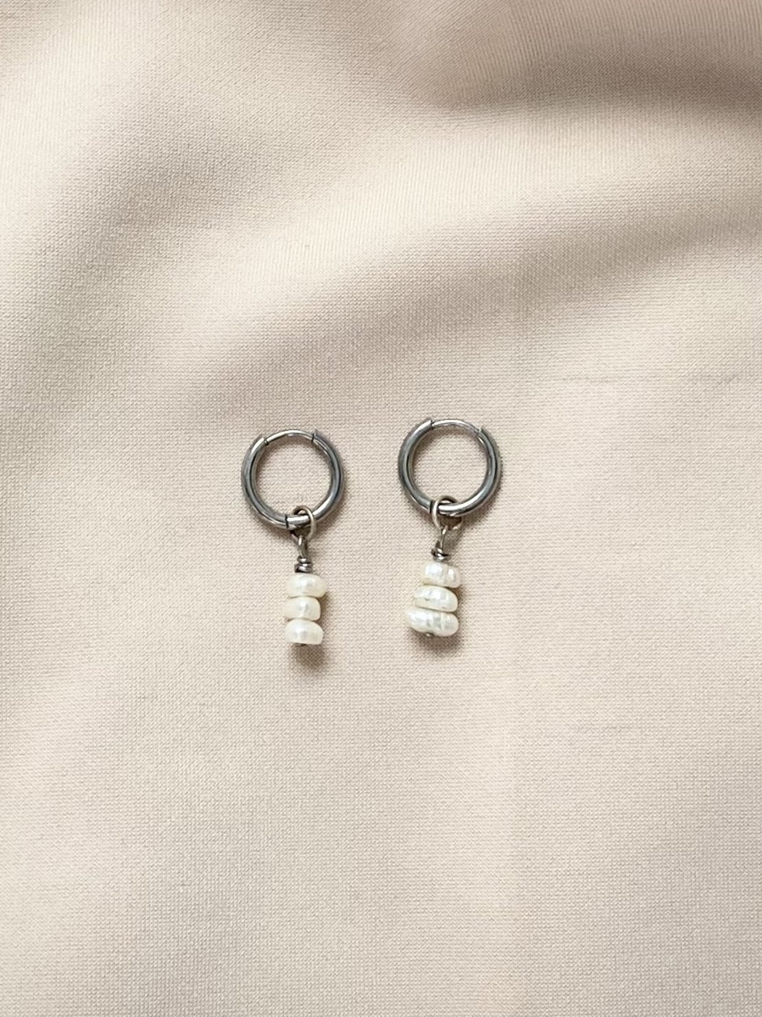 עגילים Mini Pearls