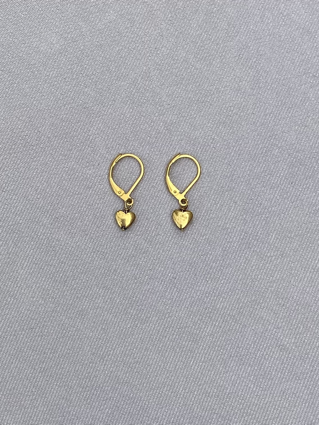 עגילי לב זהב קלאסיים