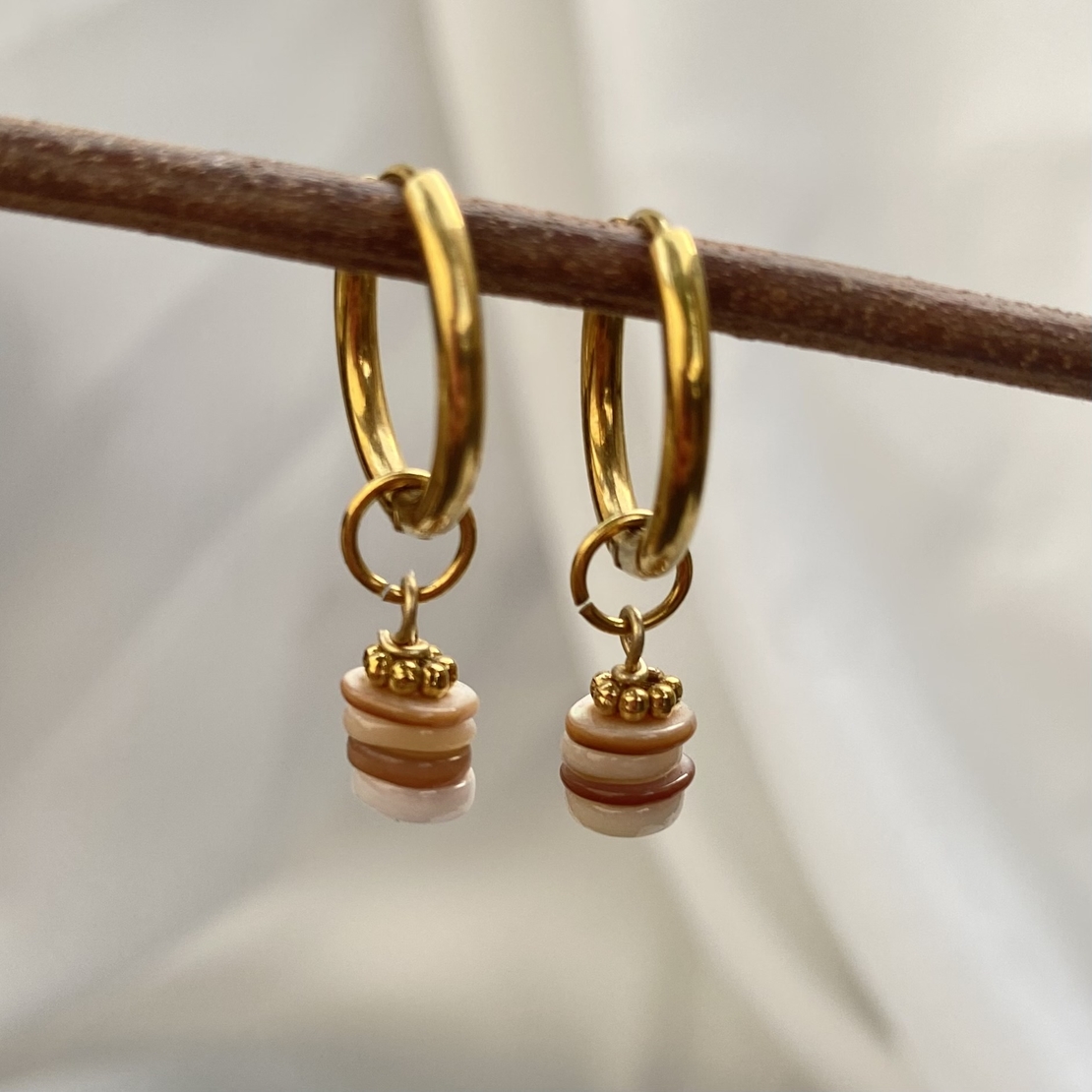 עגילי צדף גולדפילד