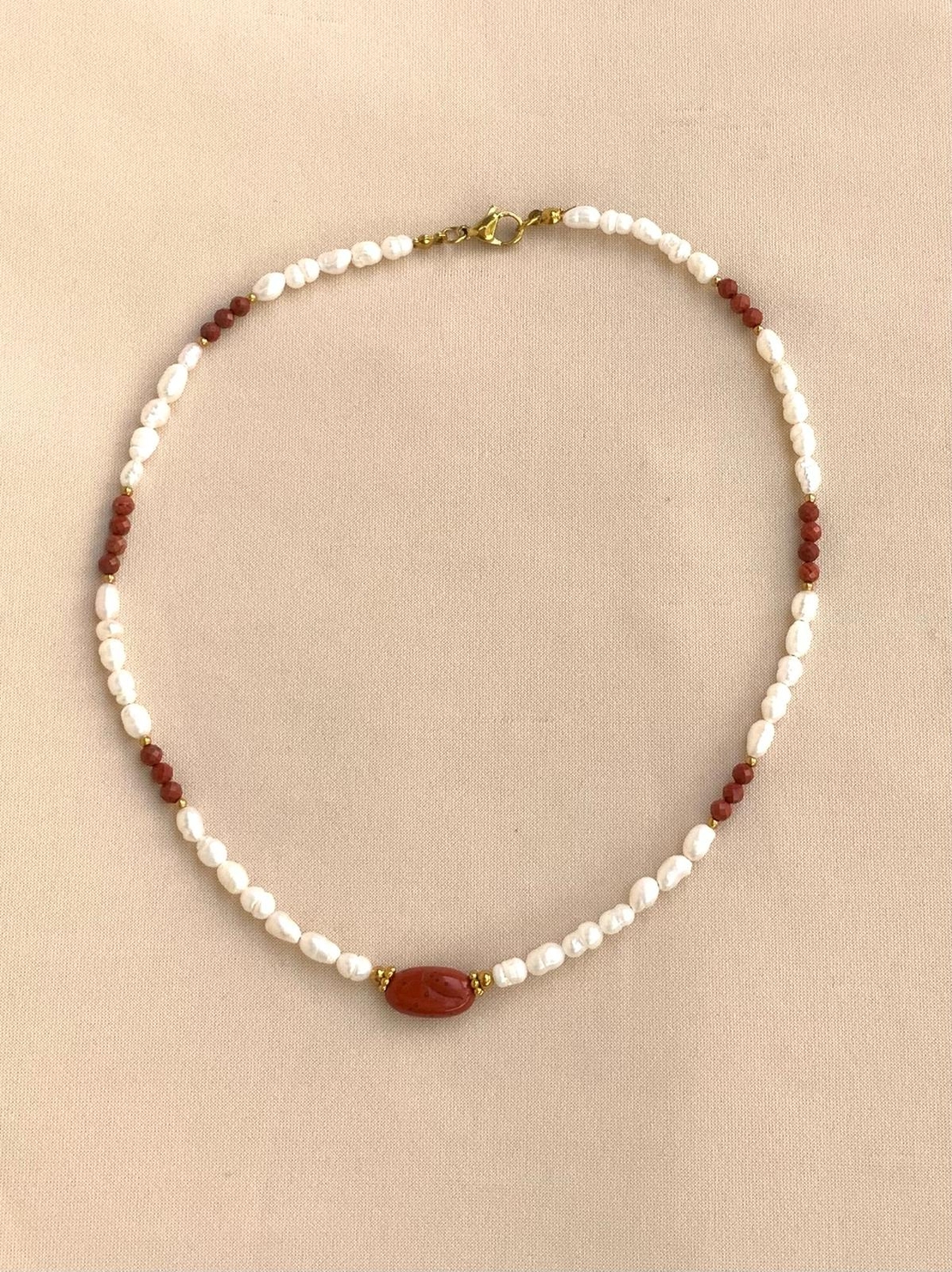 שרשרת פנינים Sanndstone