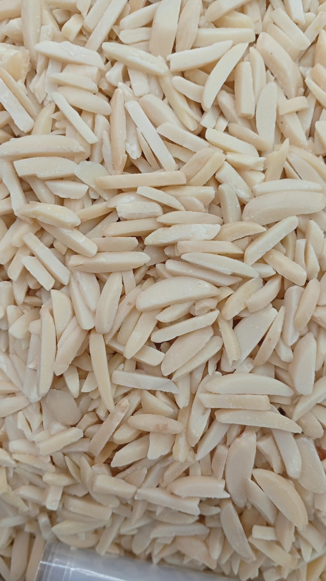 שקד מקולף (בצורת מקלות) 250 גרם