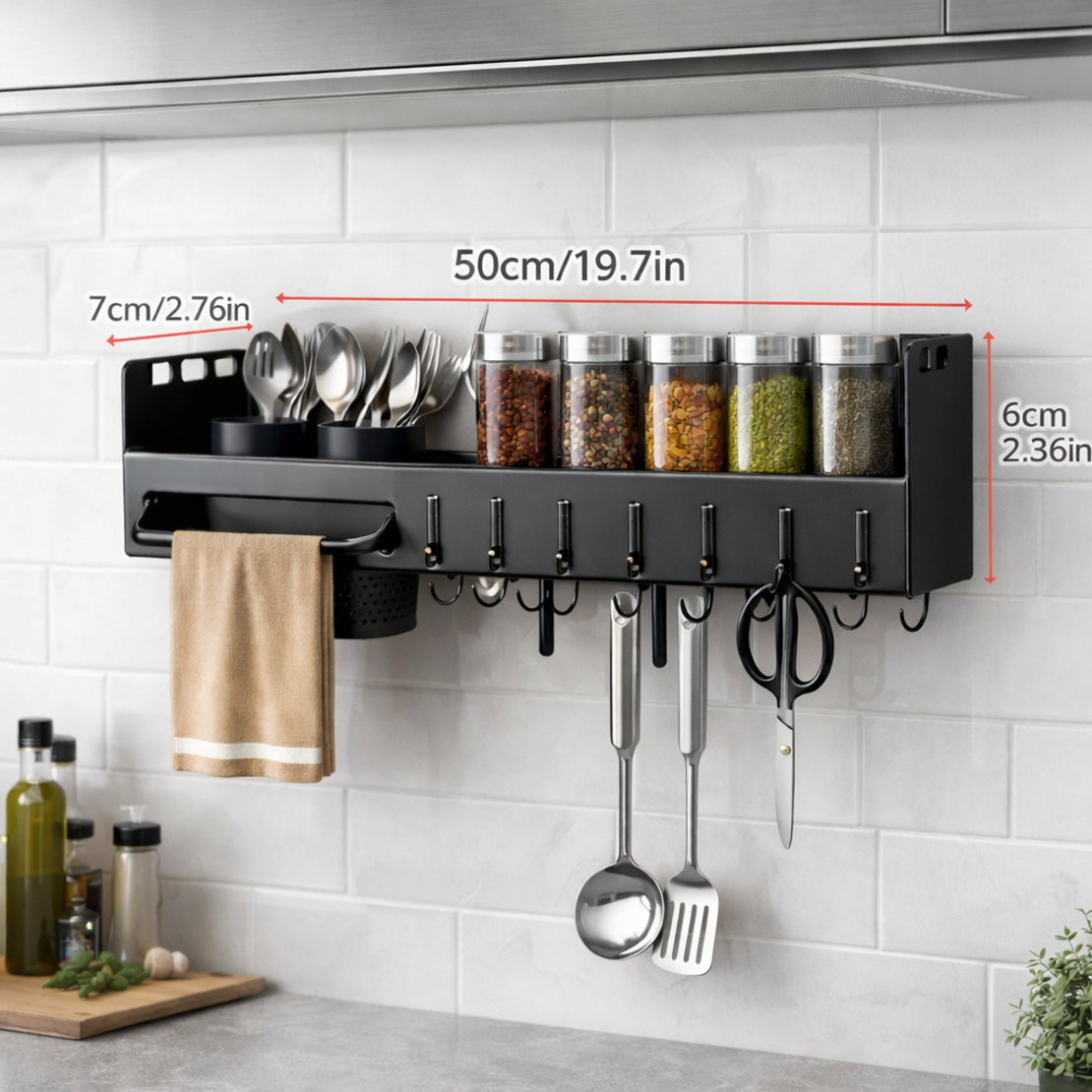 מדף תלייה ומארגן כלים למטבח שחור.