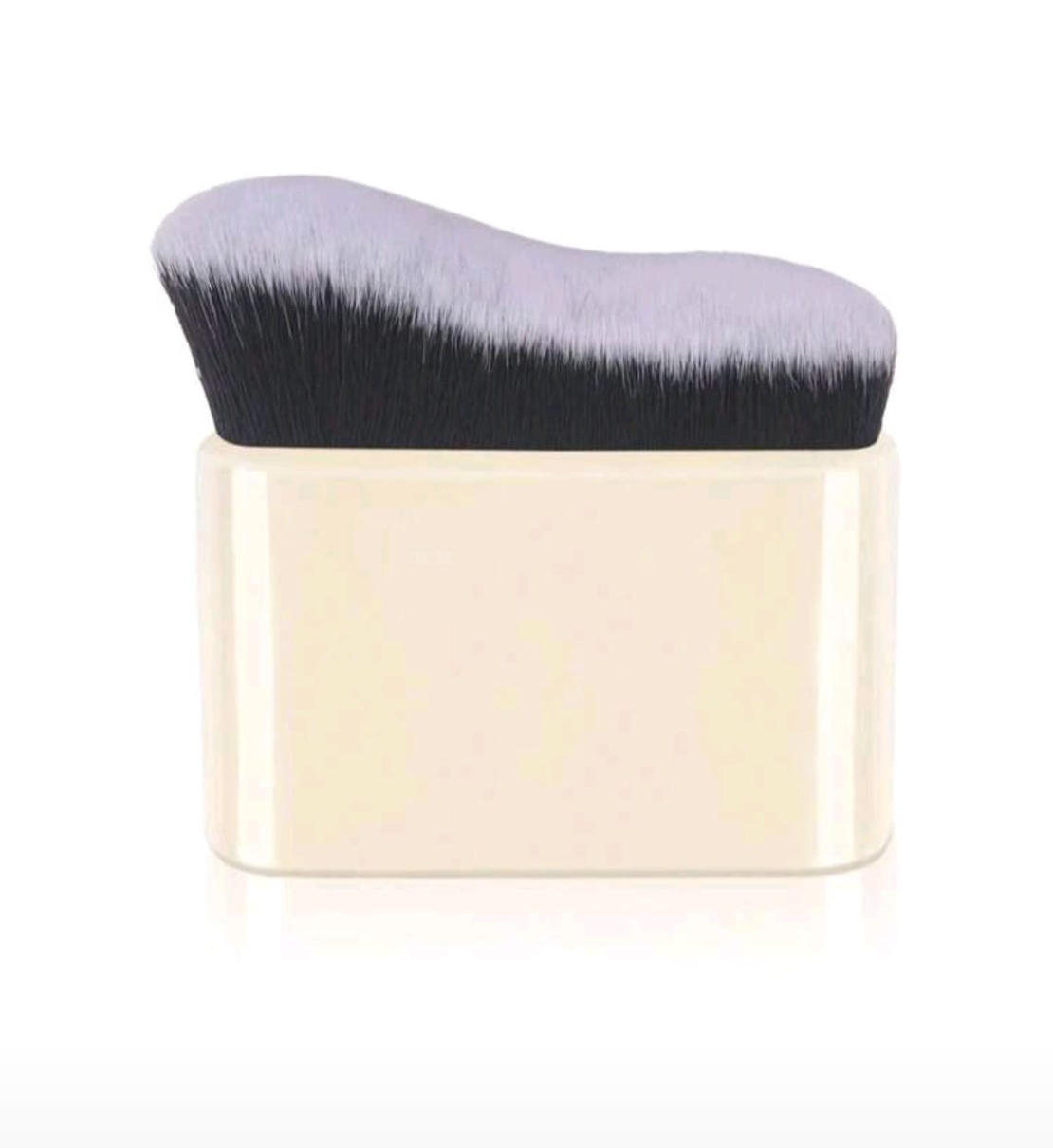 Flat Kabuki Brush – מברשת קבוקי שטוחה לאיפור ושיזוף