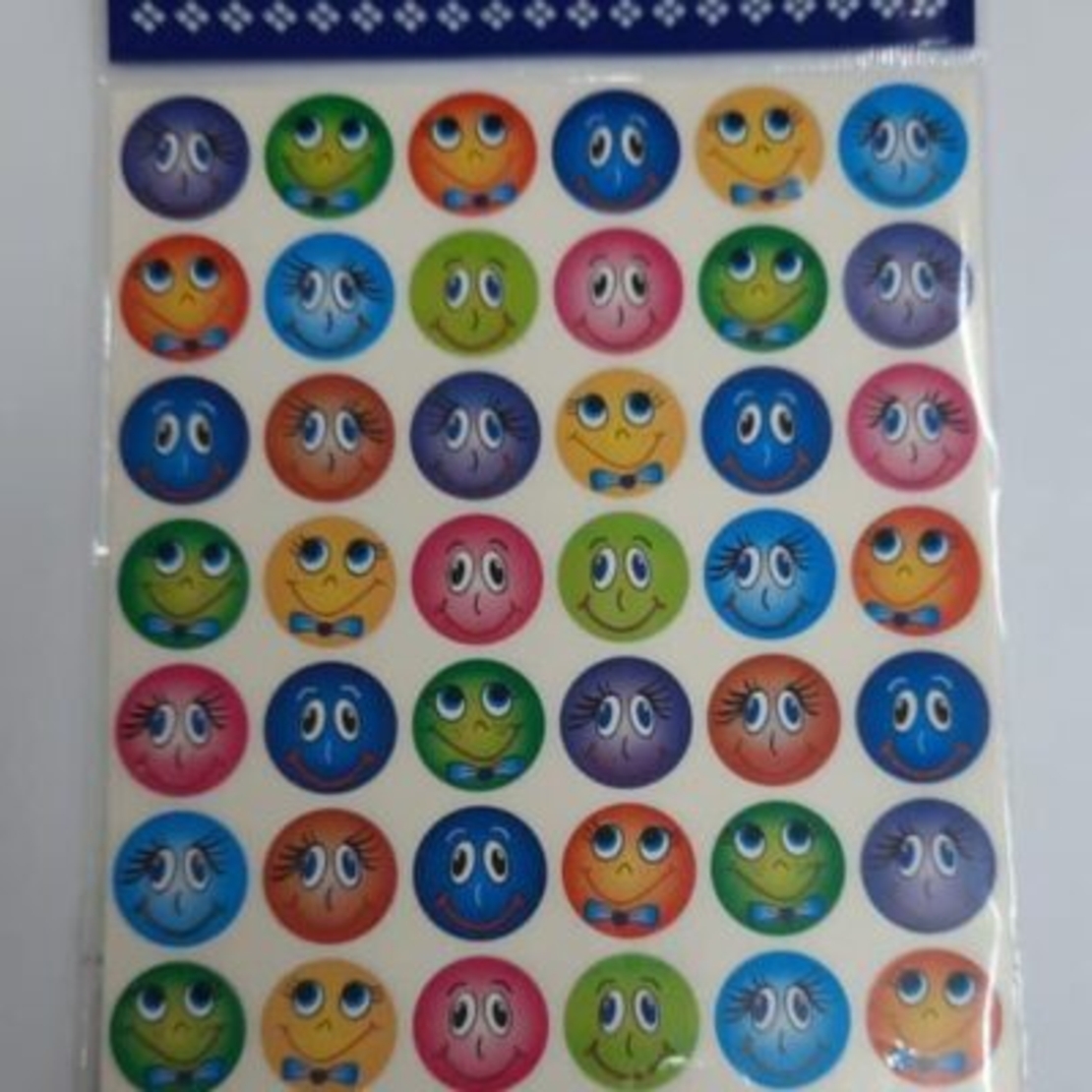 מדבקות פרצופים מחייכים