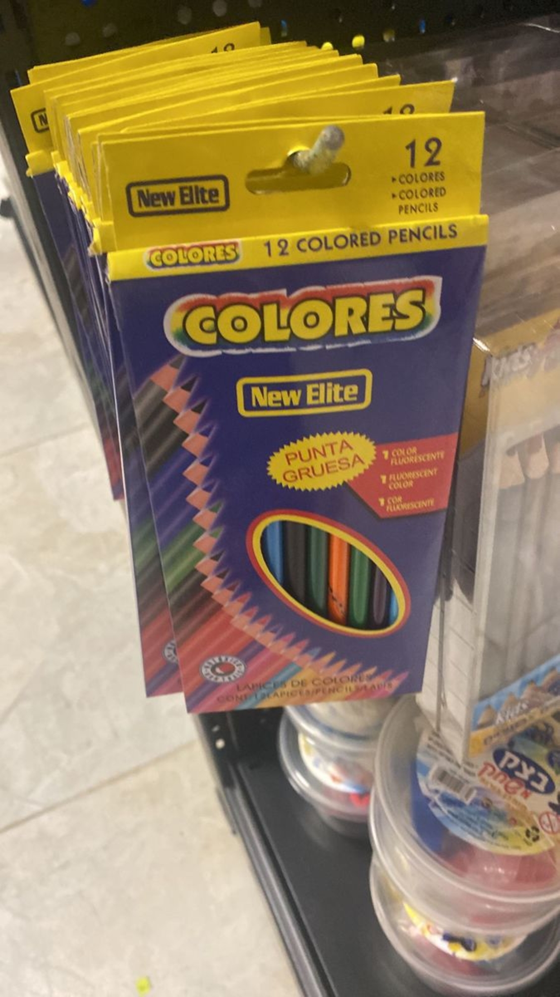 עפרונות צבעוניים