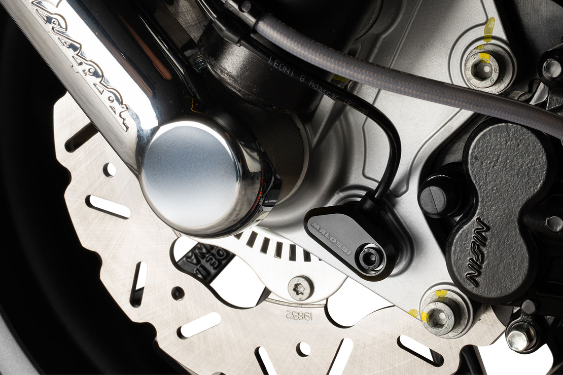 Malossi – מגן חיישן ABS שחור ל־300/Vespa GTS 310 משנת -2026-2018