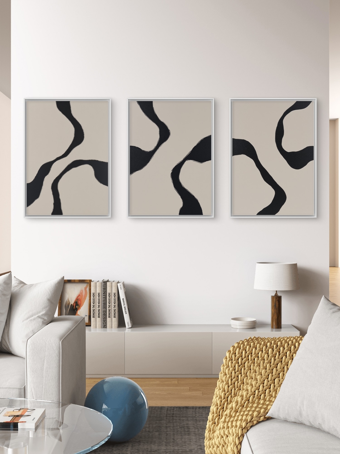שלישיית תמונות קנבס בעיצוב אבסטרקטי בגווני בז' ושחור, הדפסה חלקה, קולקציית NEXTGEN BY BAR מבית תכשיט לבית.