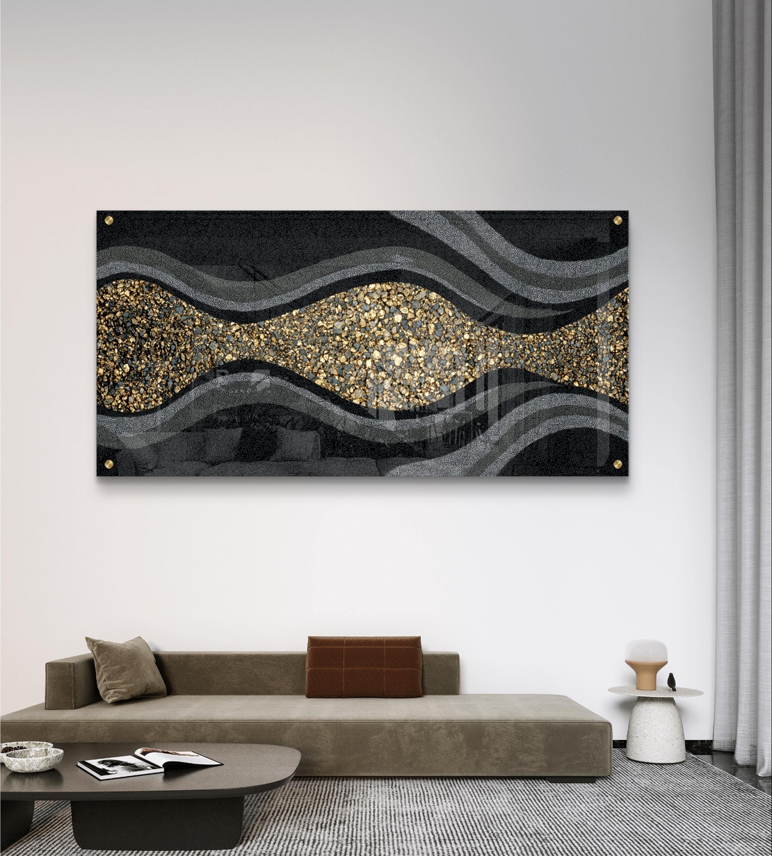 תמונת זכוכית רוחבית בגווני שחור ואפור עם מסלול אבני זהב מעוצב – תכשיט לבית