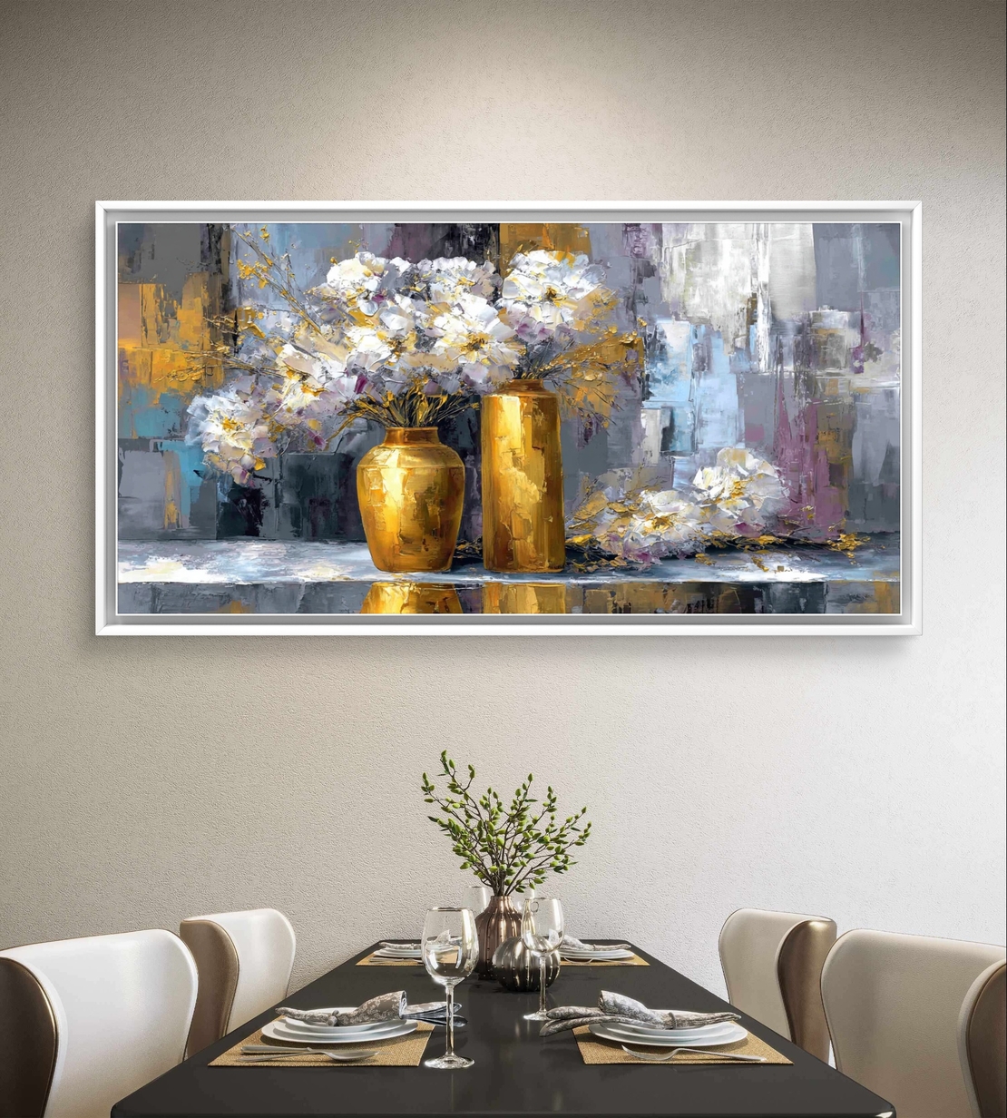 תמונת קנבס Golden Bloom – אגרטלי זהב עם פרחים לבנים על רקע מופשט יוקרתי