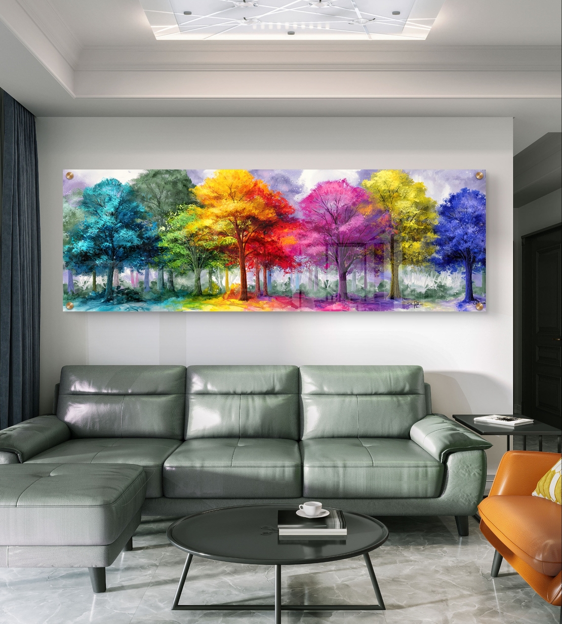 תמונת זכוכית פנורמית עם עצים צבעוניים בגוונים מרהיבים בעיצוב אמנותי ומודרני