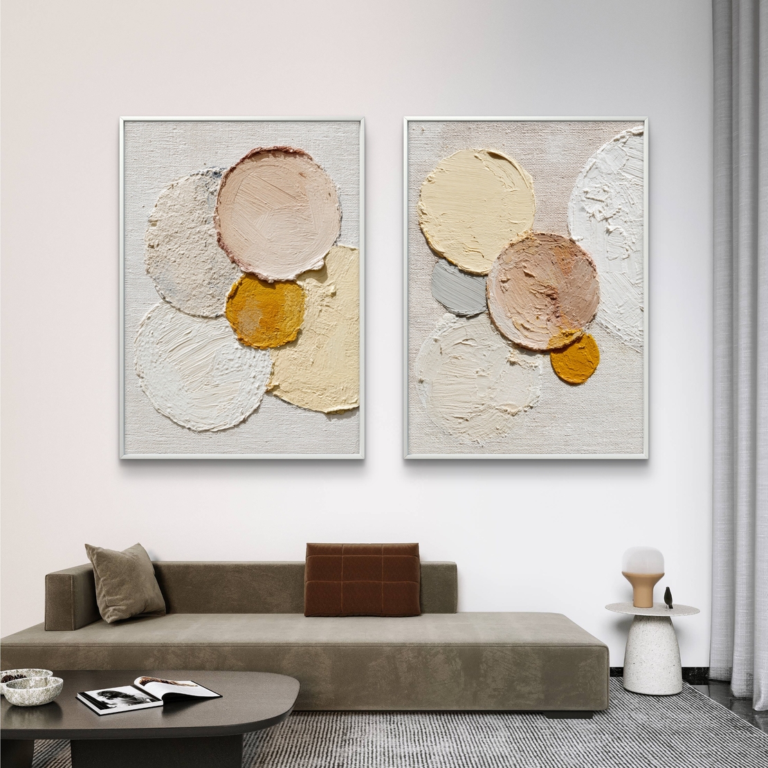 זוג תמונות קנבס עם קומפוזיציית עיגולים בגווני שמנת, בז’ וחרדל, בהדפסה חלקה ללא תבליט, מקולקציית תכשיט לבית.