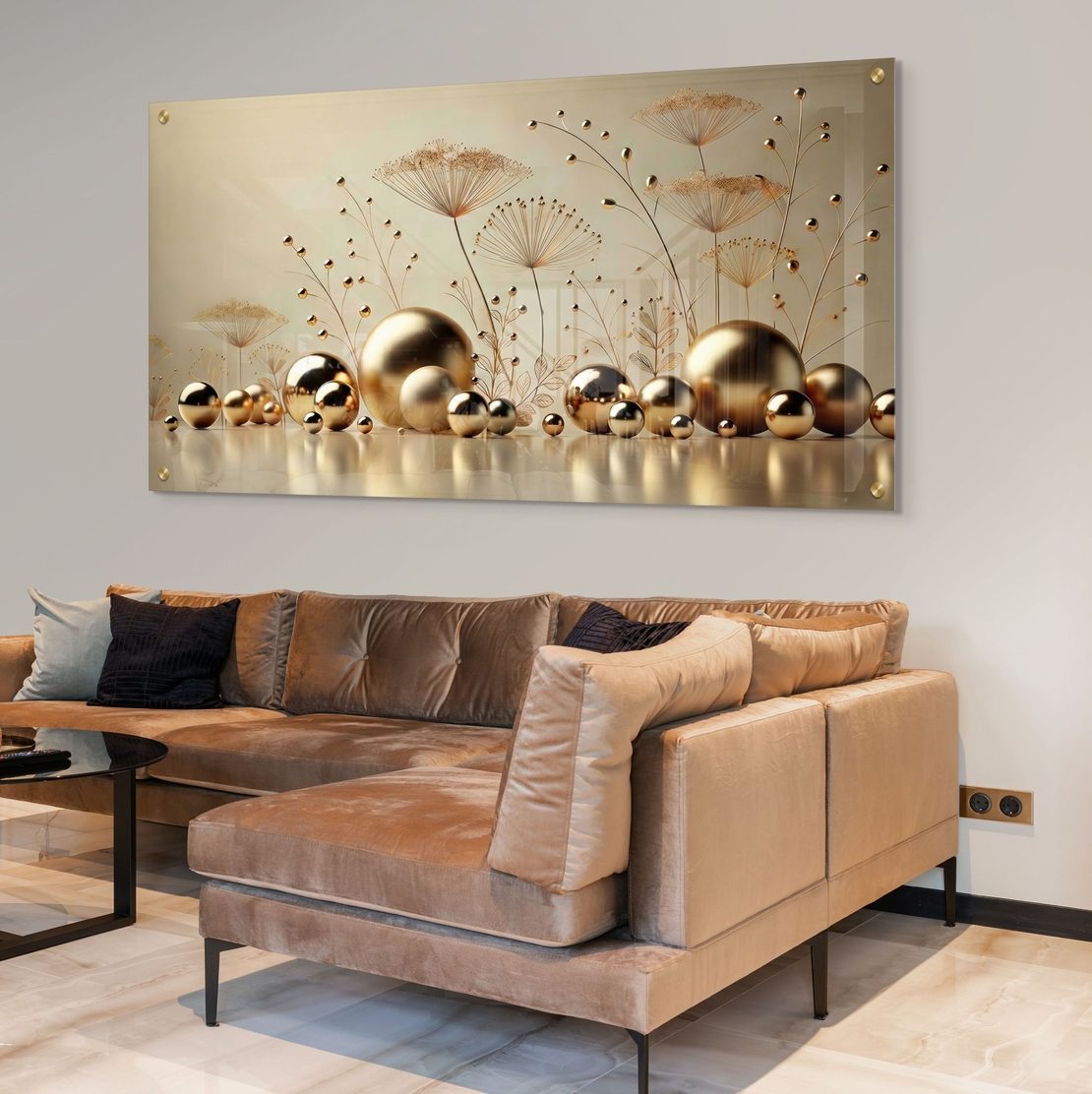 תמונת זכוכית יוקרתית עם כדורים מוזהבים וצמחייה עדינה על רקע שמנת