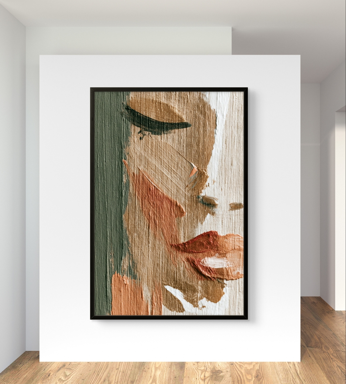 ציור קנבס מודרני של פנים נשיות בסגנון מופשט עם טקסטורת בד אנכית