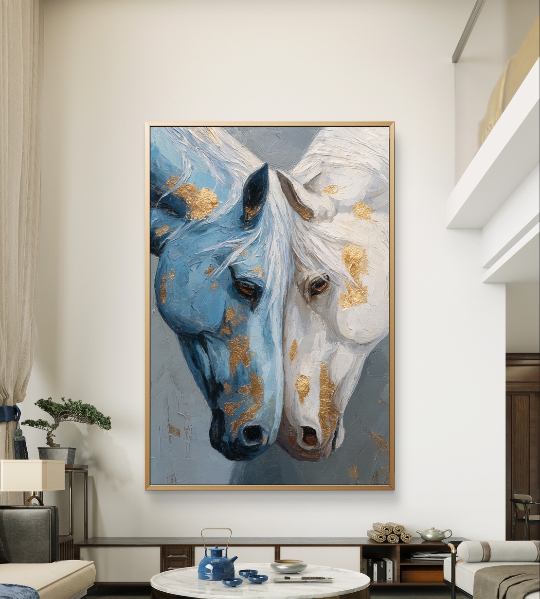 זוג סוסים מלכותיים – תמונת קנבס אמנותית בכחול, לבן ונגיעות זהב | CY1214