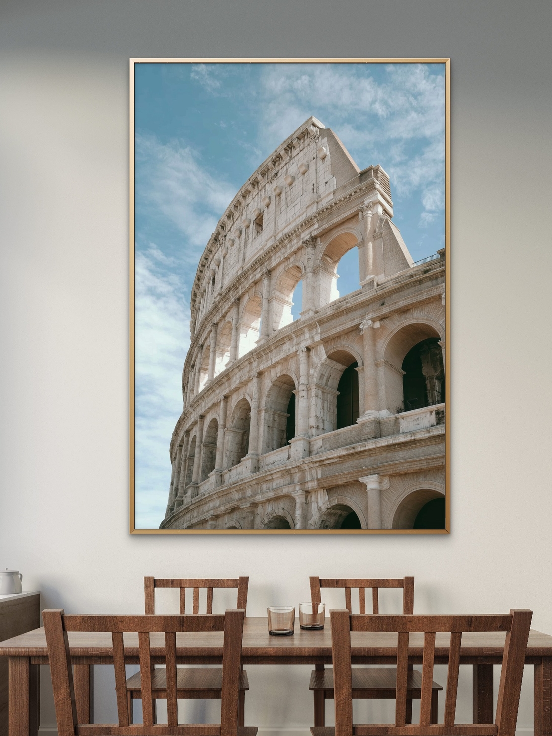תמונת קנבס עוצמת הרומא – הקולוסיאום ברומא בצילום אדריכלי יוקרתי, מתוך קולקציית NEXTGEN BY BAR של תכשיט לבית, בהדפסה חלקה ואיכותית במיוחד.