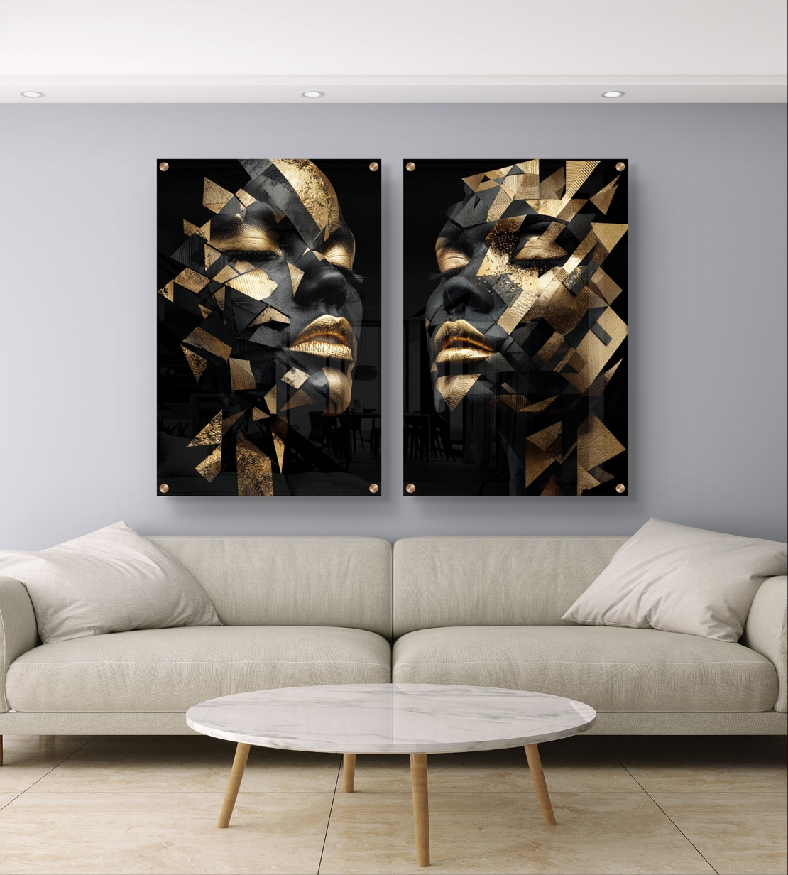 זוג תמונות זכוכית בעיצוב פורטרט מודרני בשחור וזהב עם פרגמנטים גיאומטריים יוקרתיים