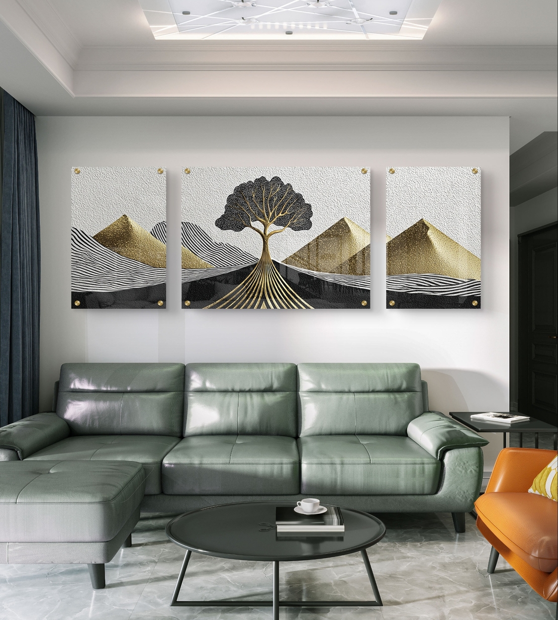 תמונת זכוכית מחולקת טריפטיכון עם עץ מוזהב ופסגות זהב על רקע קווים שחורים – תכשיט לבית