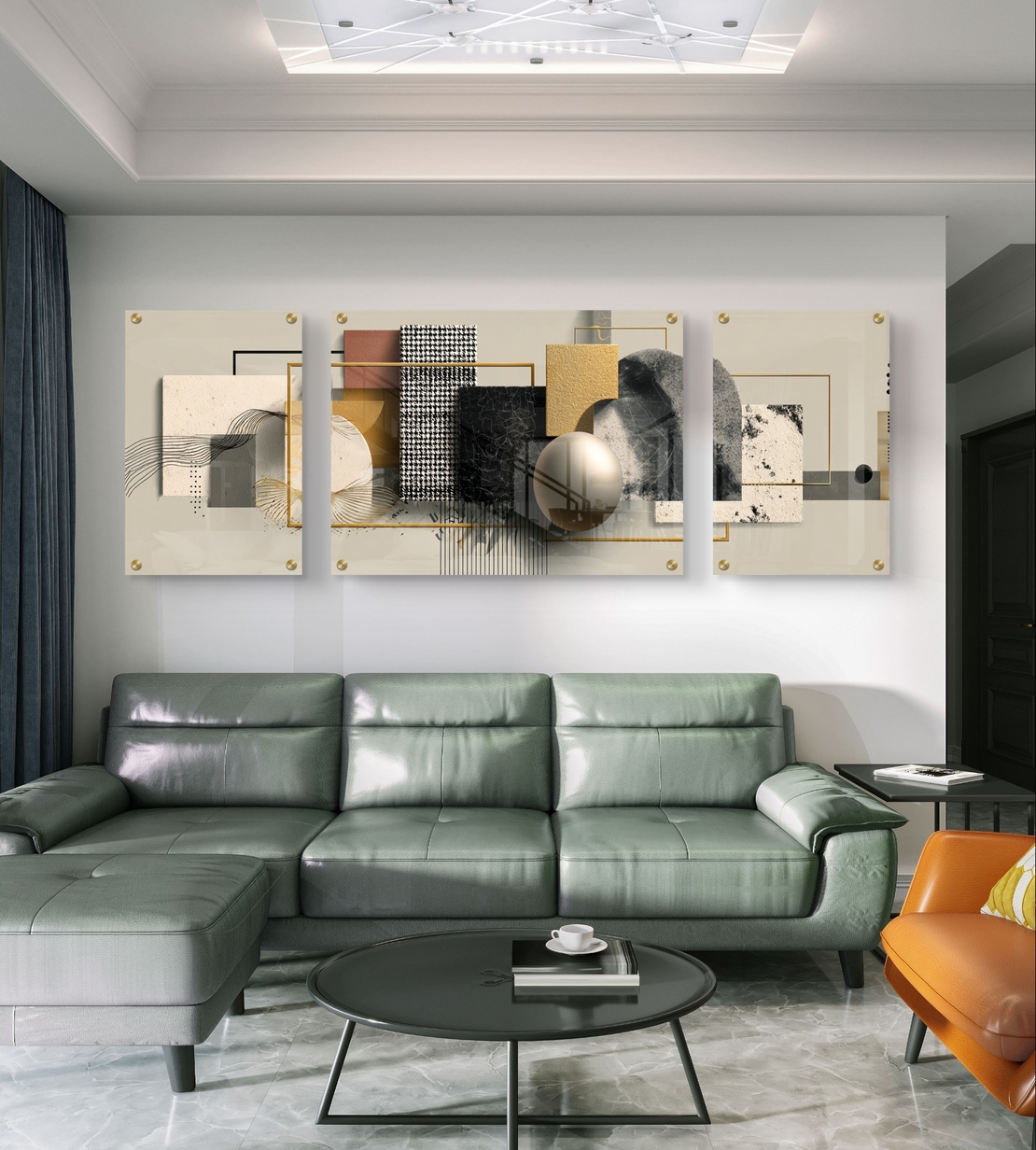 תמונת זכוכית מחולקת טריפטיכון בעיצוב מודרני בגווני שמנת, שחור וזהב – תכשיט לבית