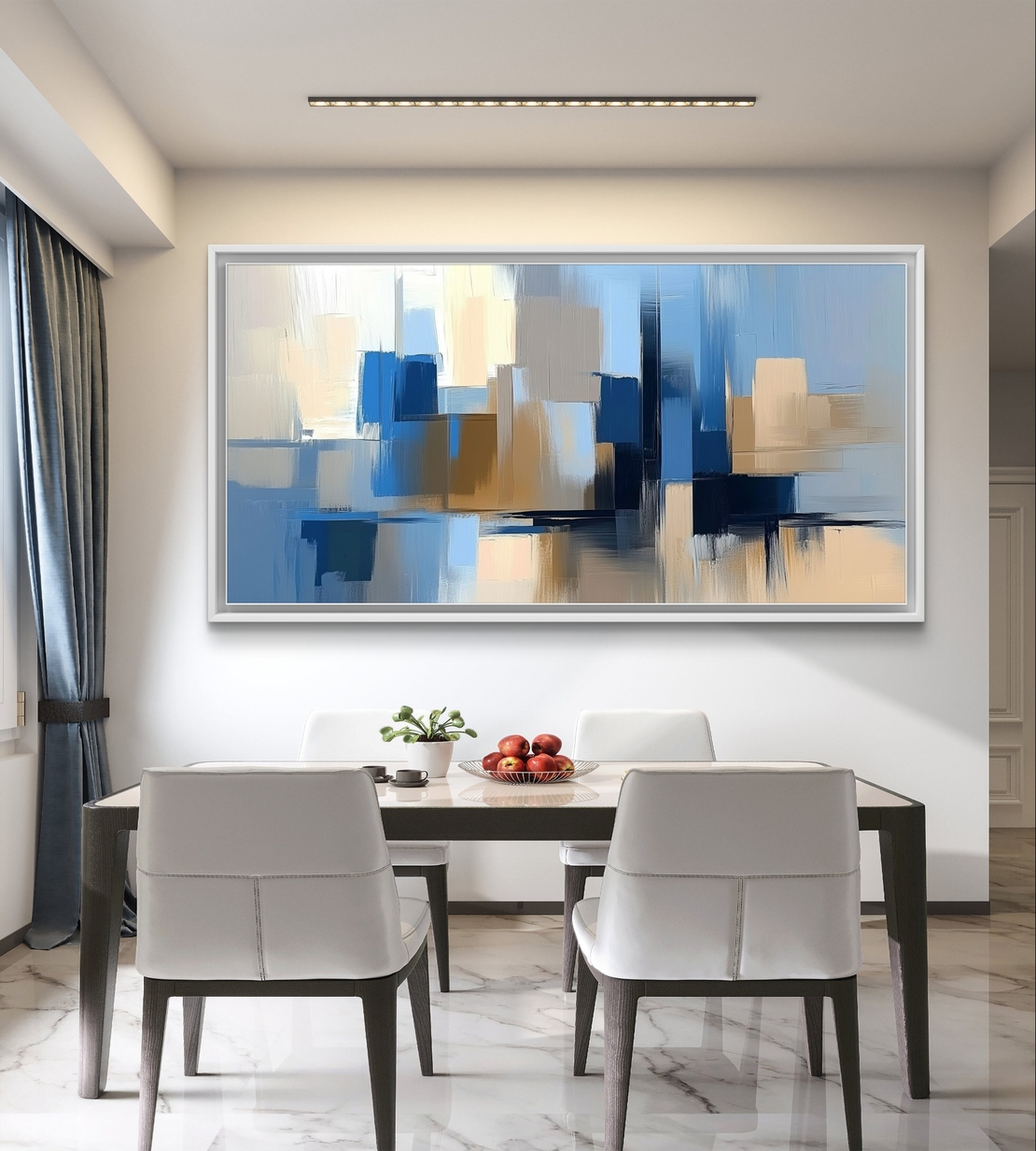 תמונת קנבס לרוחב בעיצוב אבסטרקטי עם מריחות צבע בגווני כחול, שמנת וחול, בסגנון מודרני ורגוע