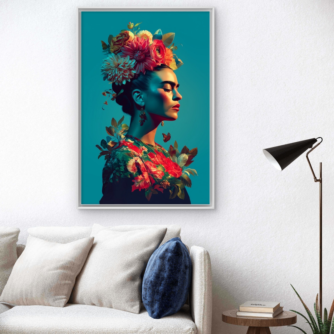 תמונת קנבס של פרידה קאלו בפרופיל אומנותי עם פרחים צבעוניים על רקע כחול, מתוך קולקציית NEXTGEN BY BAR מבית תכשיט לבית.