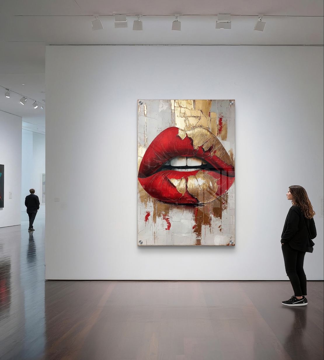 תמונת זכוכית עם שפתיים אדומות ונגיעות זהב בעיצוב מודרני, נועז ויוקרתי לקיר הבית