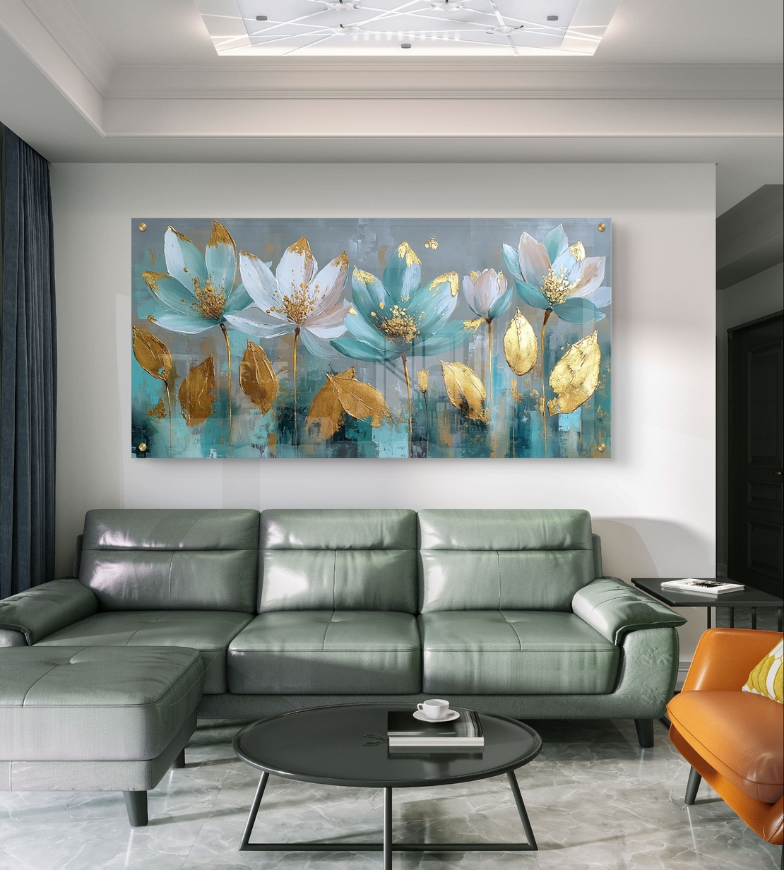 תמונת זכוכית לרוחב עם פרחי לוטוס בגווני תכלת וזהב בהדפסה חלקה וללא תבליט
