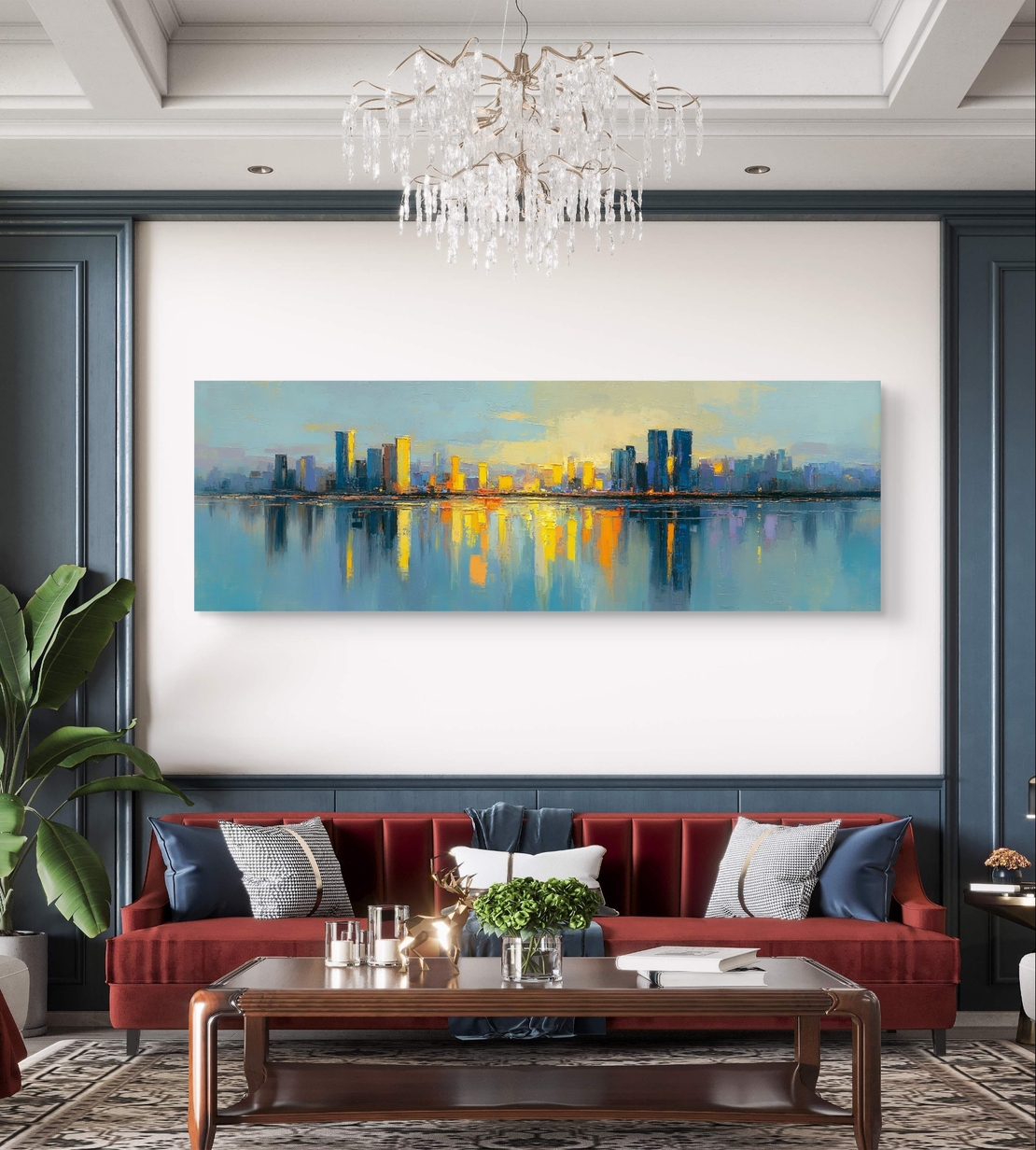 אמנות פנורמית לסלון עם skyline זהוב והשתקפות במים.