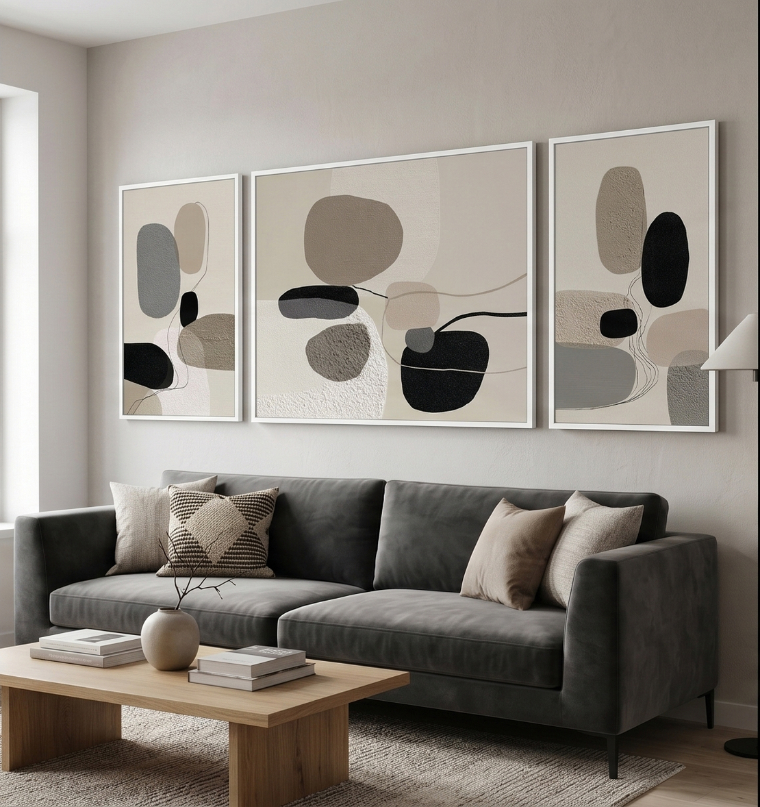 שלישיית קנבס אבסטרקטית בגווני שחור, אבן ובז׳ – דגם RR3313