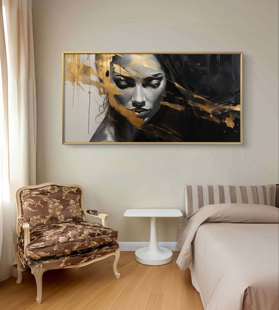 תמונת קנבס לרוחב עם דיוקן נשי בגווני שחור ולבן ונגיעות זהב בעיצוב מודרני ויוקרתי