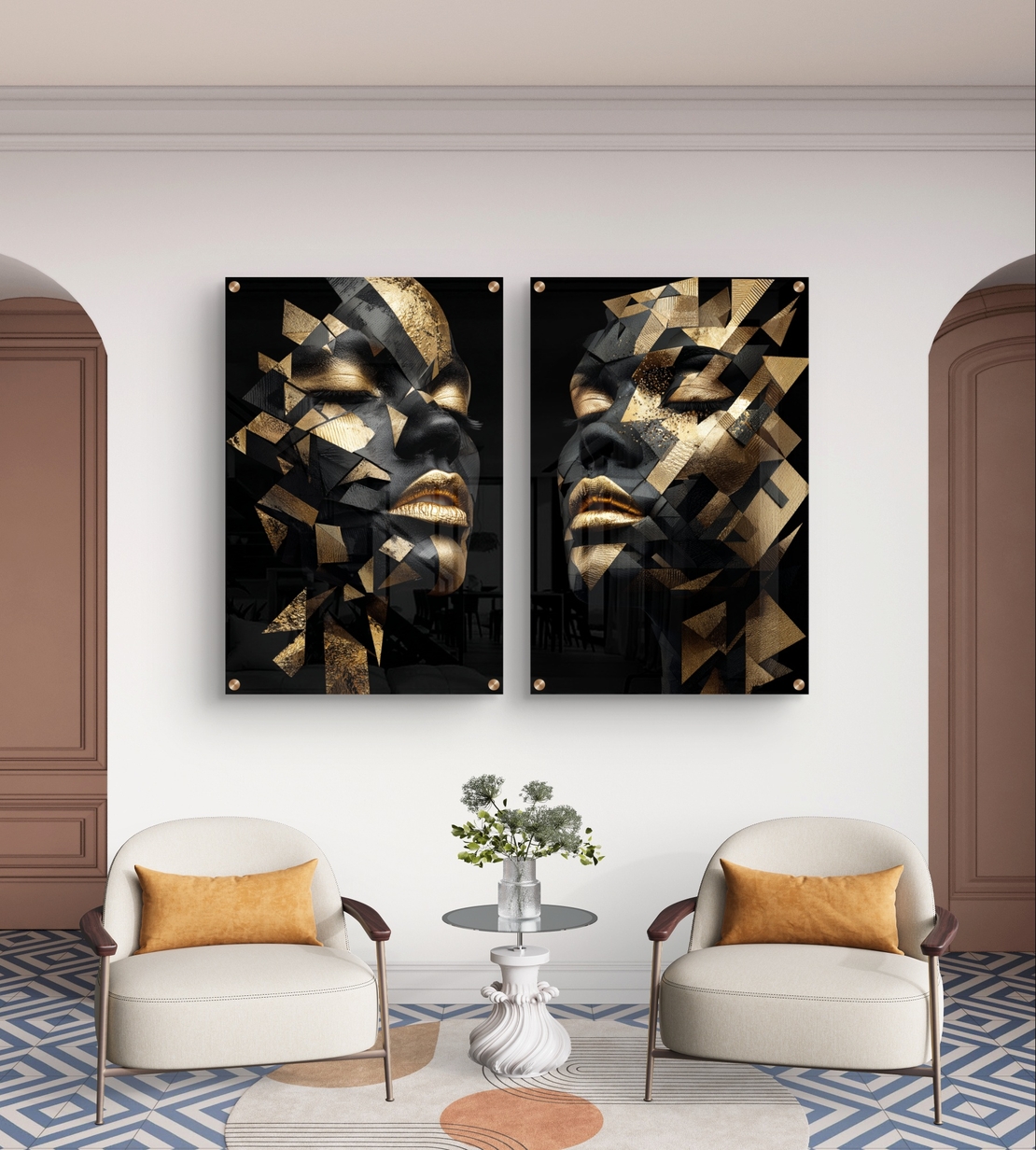 זוג תמונות זכוכית בעיצוב פורטרט מודרני בשחור וזהב עם פרגמנטים גיאומטריים יוקרתיים