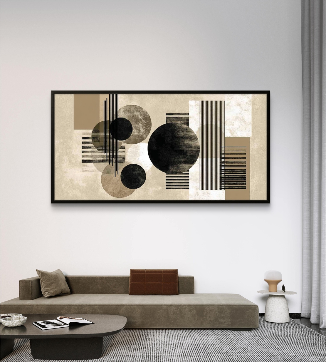 תמונת קנבס לרוחב בעיצוב גאומטרי מודרני בגווני קרם, בז׳ ושחור עם עיגולים וקווים מינימליסטיים לסלון.