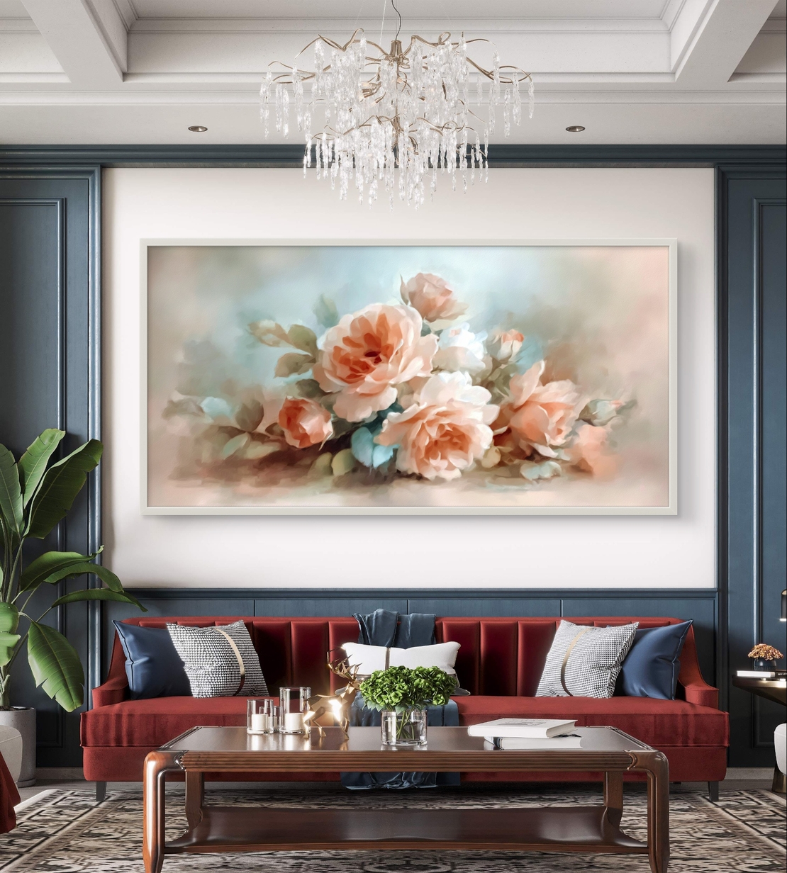 קנבס פרחים יוקרתי בגווני פודרה וקרם.