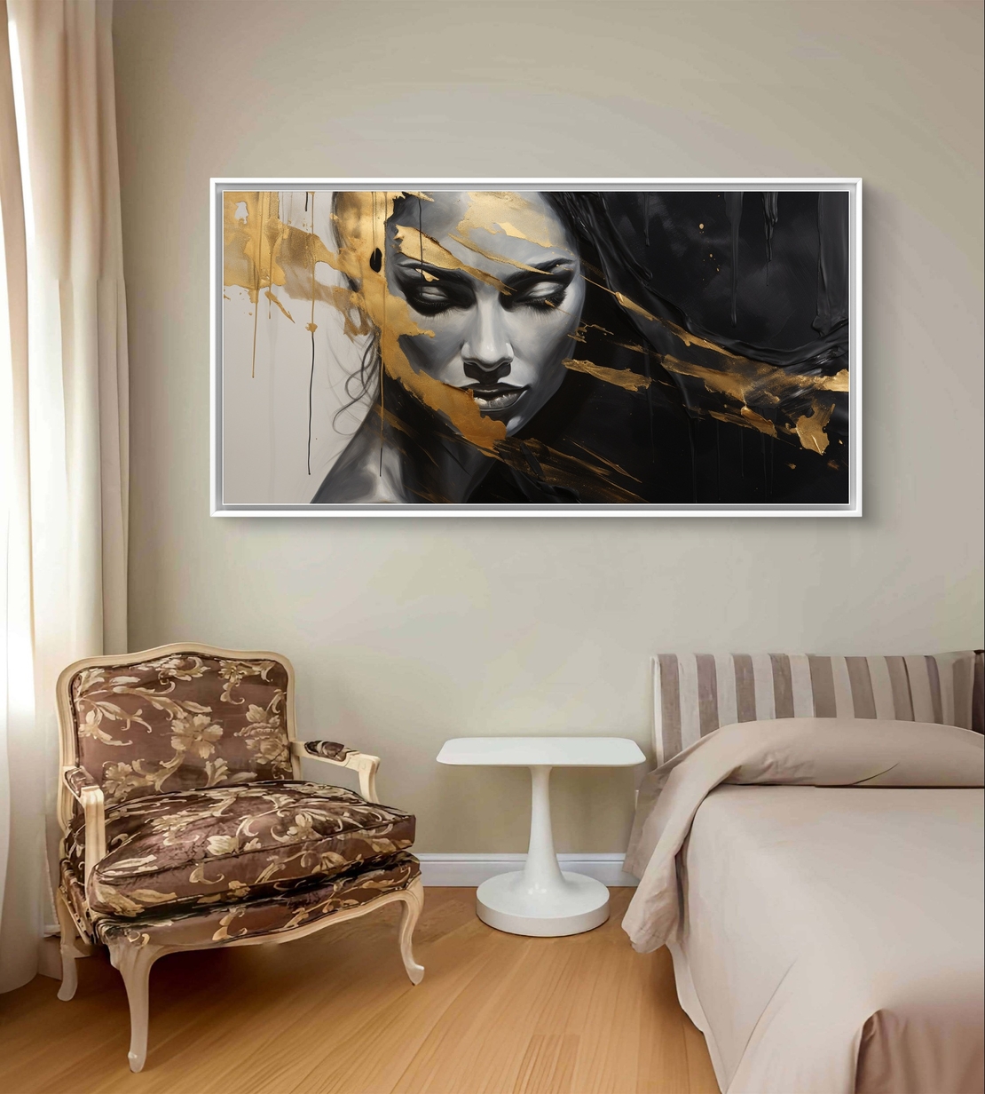 תמונת קנבס לרוחב עם דיוקן נשי בגווני שחור ולבן ונגיעות זהב בעיצוב מודרני ויוקרתי