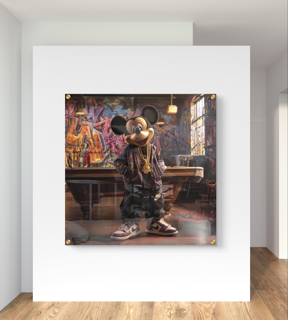 תמונת זכוכית מרובעת עם דמות מיקי בסגנון רחוב אורבני ורקע גרפיטי צבעוני, הדפסה חלקה ללא תבליט