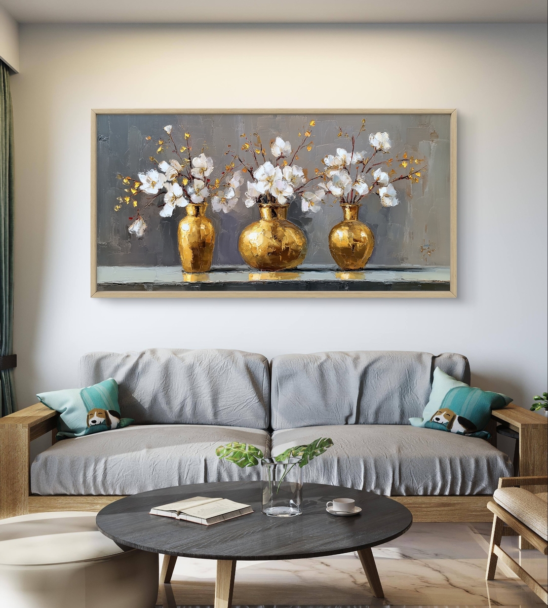 תמונת קנבס לסלון – אגרטלי זהב עם פרחים לבנים | דגם TS5943
