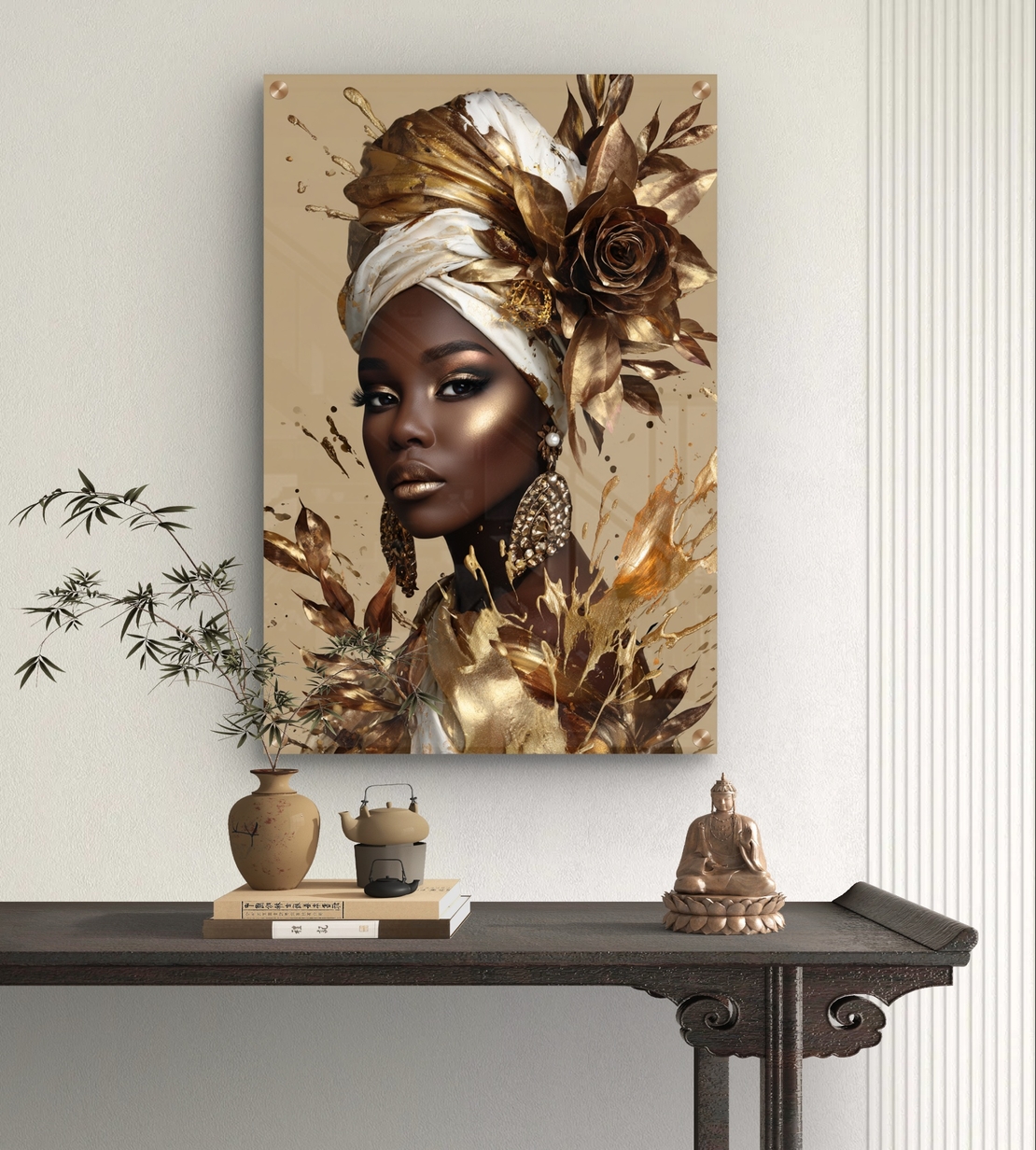 תמונת זכוכית בהדפסה חלקה של דיוקן נשי יוקרתי עם כיסוי ראש ופרח בגווני זהב, ברונזה ושמנת, בעיצוב אלגנטי ומרשים.